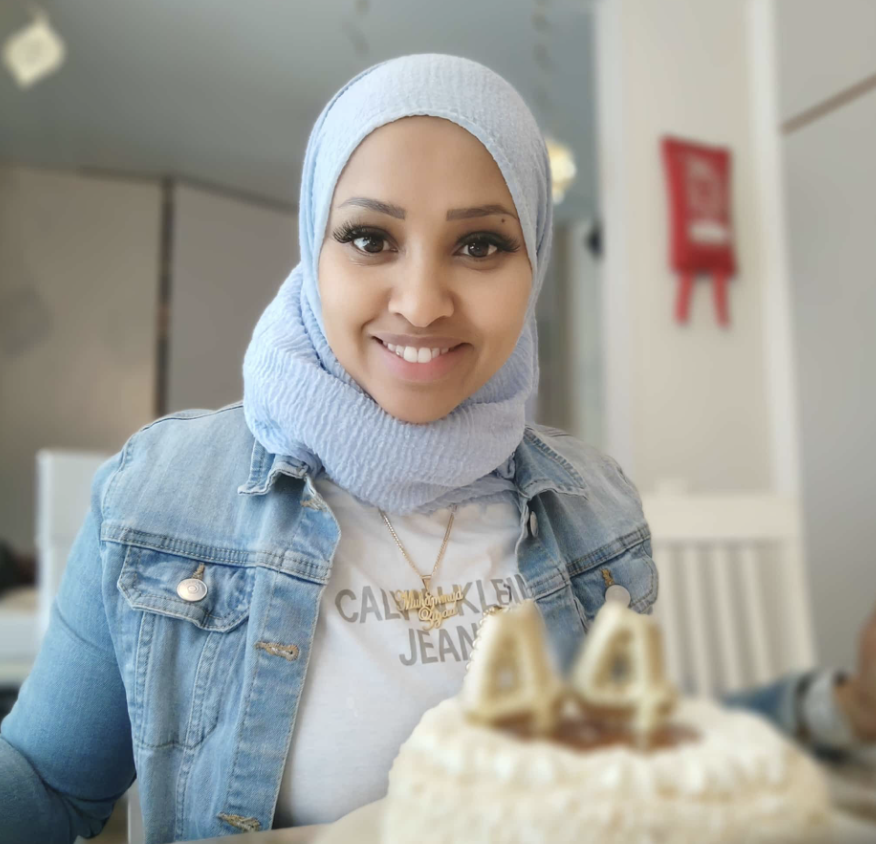 Mielenenergia ja Ahoo yhdistys sisältävät manifestoinnin, energiahoidot, tietoisuustyön, retriitit, meditaatiot, hyvinvointivalmennukset, henkisen kasvun, terveyden tukemisen, tapahtumat, yhteisöllisyyden, itsensä kehittämisen ja korkeamman värähtelyn aktivoimisen.